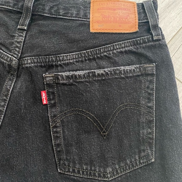 Levis Premium Black Denim Shorts - Picture 9 of 10